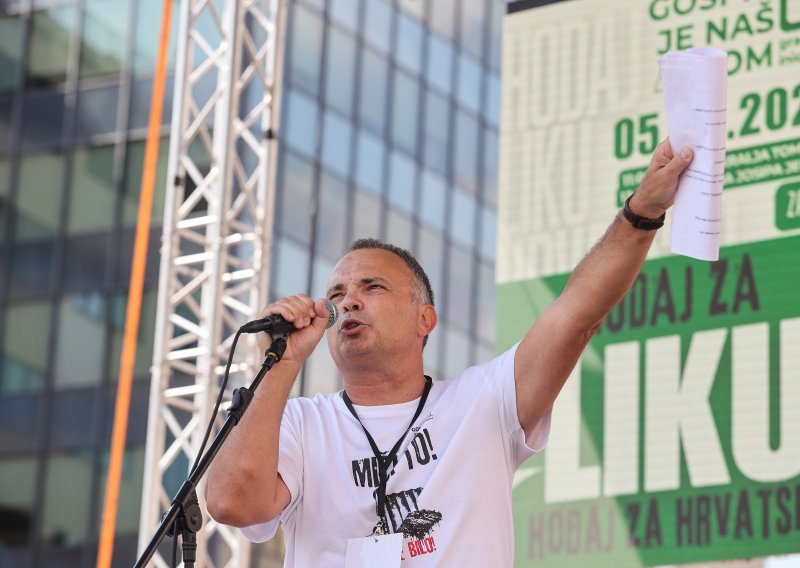 Ultimatum Vladi s krcatog Trga: 'Imate 20 dana, nema predaje!'