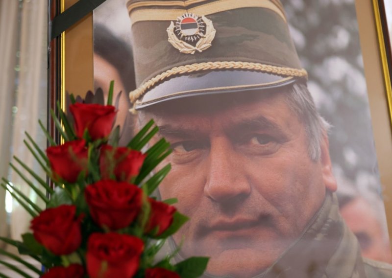 Mladića slavili kao heroja, a onda izrekli jezivu poruku: 'Samo leševi plivaju nizvodno'