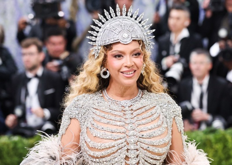 Beyoncé povodom rođendana prodaje praznu drvenu kutiju za gotovo 1000 dolara