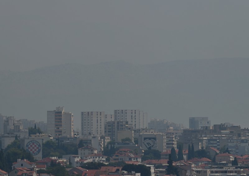 Dim nad Dalmacijom: Uznemireni građani masovno zovu 112, evo što je uzrok