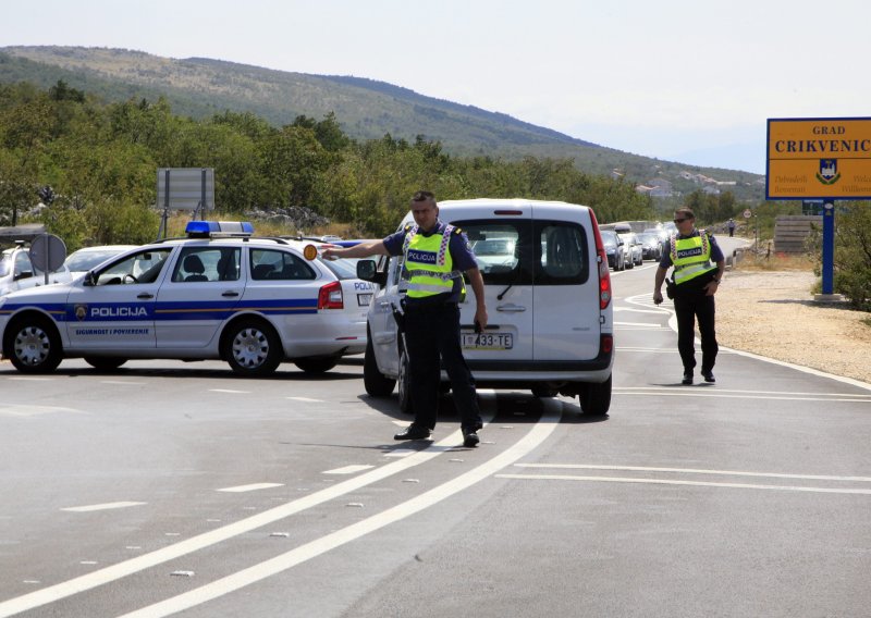 Vraćate se s mora? Polako - u priobalju puše jak vjetar!