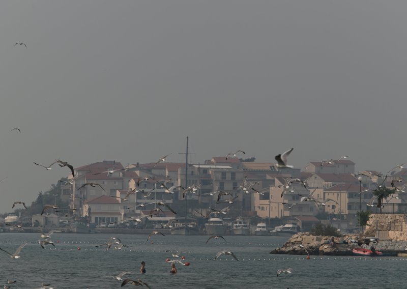 Ovako izgleda nebo nad Splitom danas: Brojke drastično skočile, je li zrak opasan?