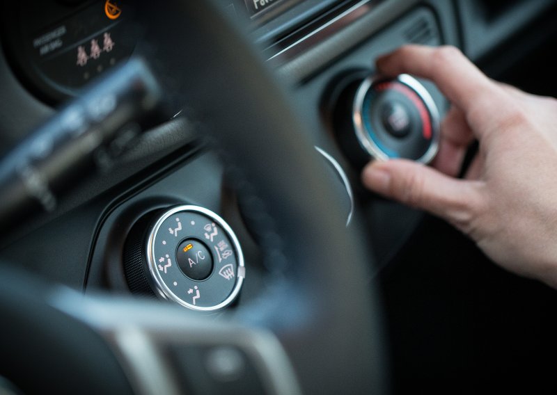 Loše vijesti za vlasnike starijih automobila: Održavanje odlukom EU postaje znatno skuplje