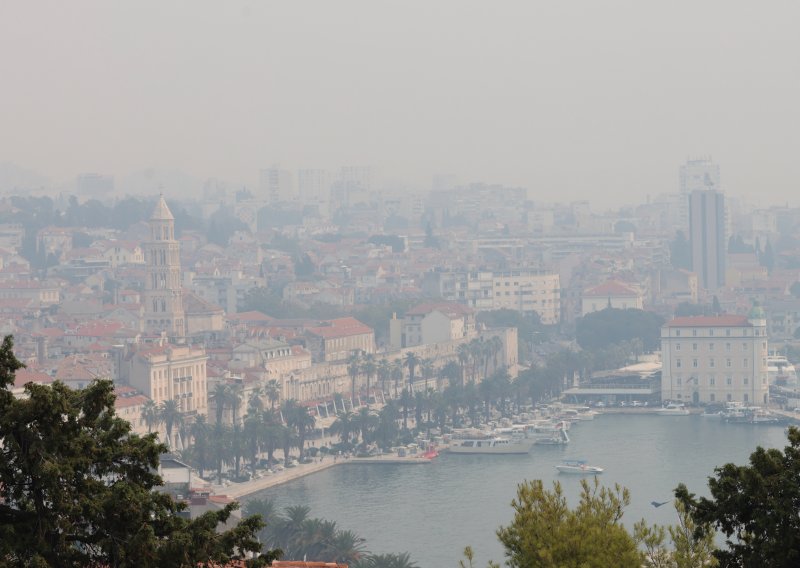 Dim stigao preko granice: Crveno na mjernim postajama diljem Dalmacije