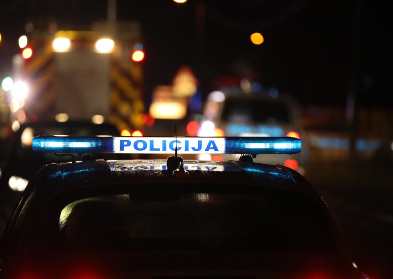 Teška nesreća nadomak Zagreba: Jedna osoba poginula, promet u potpunosti obustavljen
