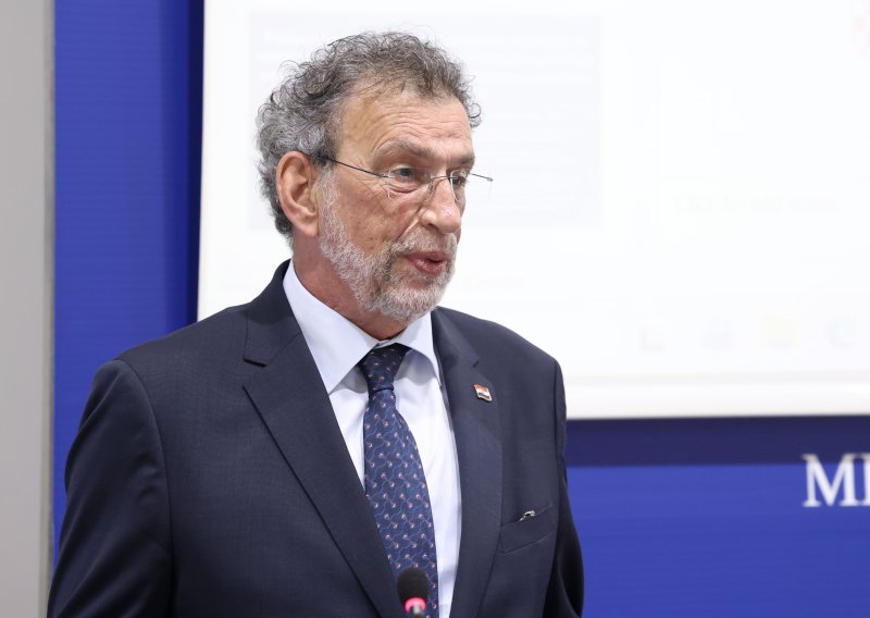 Fuchs uoči početka škole poslao poruku učenicima: 'Budite hrabri i ne bojte se pogrešaka'