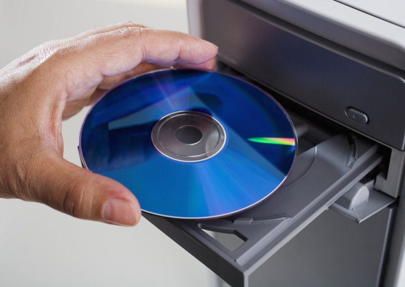 Mislili smo da su mrtvi, a sada se vraćaju: Generacija Z ponovno poludjela za CD-ima