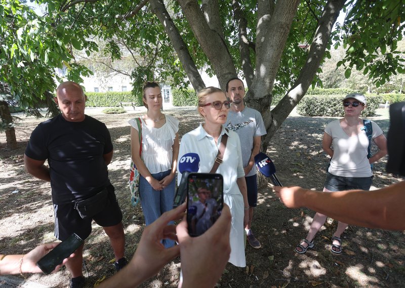 Tomašević na Borovju otvorio vrtić, dočekali ga prosvjednici: Ovo je bomba veća od Gospića