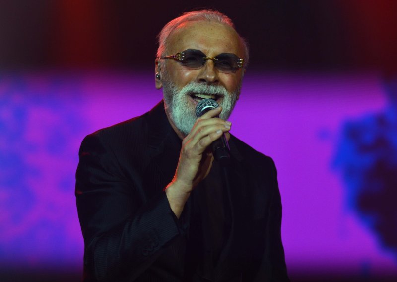 Dino Merlin iznenadio priznanjem o supruzi: 'Htio sam da se vjenčamo pod stare dane, odbila me'