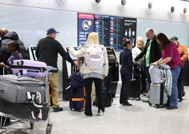 Hitno upozorenje putnicima: Tehnički kvar otkazao gotovo 300 letova