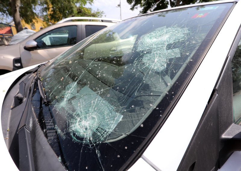 Prijeti tuča, a vi nemate garažu? Ovo je sedam dobrih trikova za zaštitu automobila