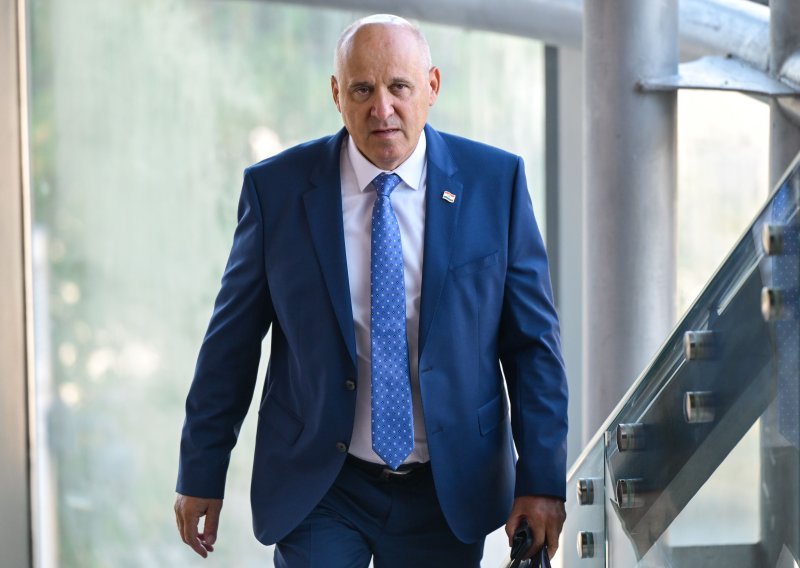 Bačić otkrio što će s 34.000 tona otpada u Gospiću
