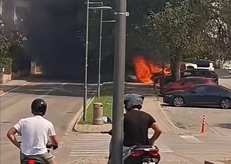 VIDEO Nevjerojatan slučaj u Vodicama: Zapalio šefov automobil pa mu poslao snimku