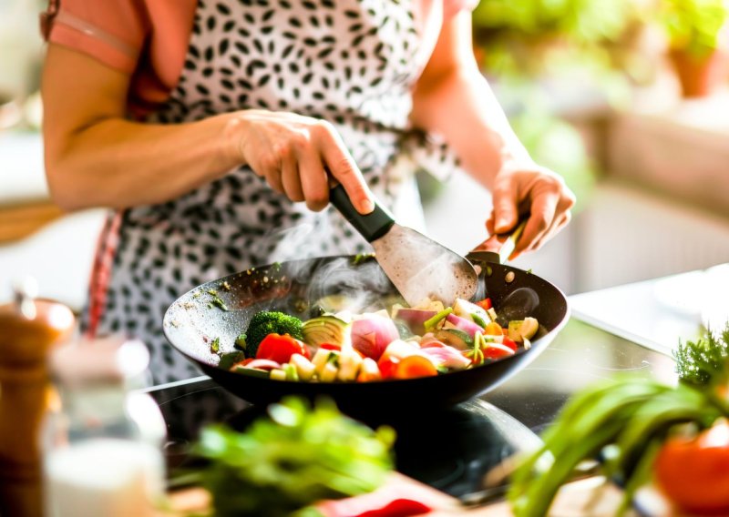 Stručnjaci upozoravaju na devet mjesta u kuhinji koja često zaboravimo očistiti
