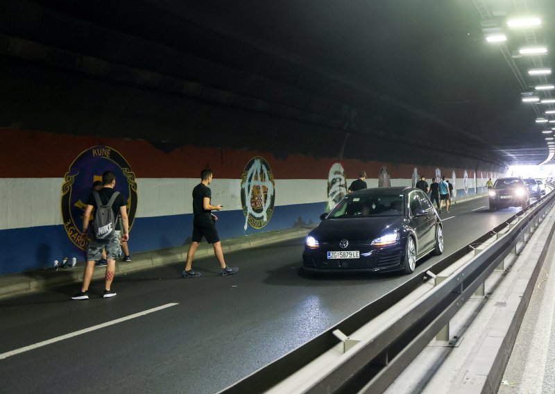 FOTO Vandali išarali murale hrvatskih postrojbi kod Vjesnika, Boysi ih krenuli obnavljati: Stvorio se prometni čep
