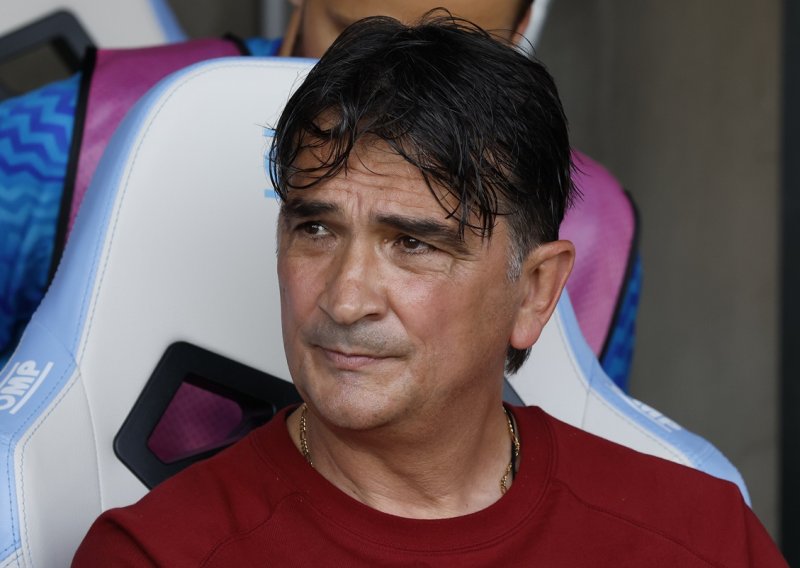 Dalić odmah krenuo u akciju u Emiratima: Na tribinama se okupila jaka hrvatska postava