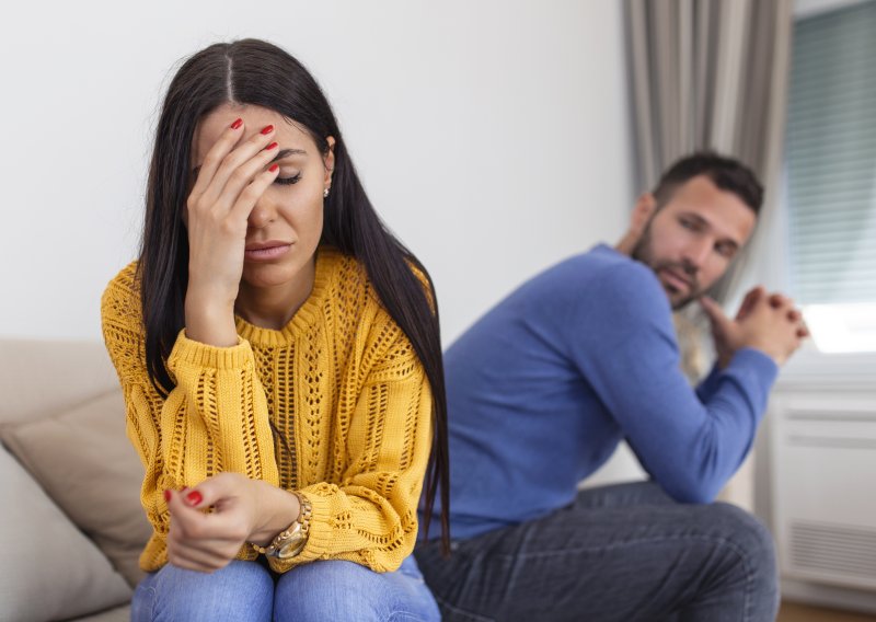Partner vam kaže da vas voli, ali ubrzo opet sumnjate? Evo zašto potvrda nikad nije dovoljna