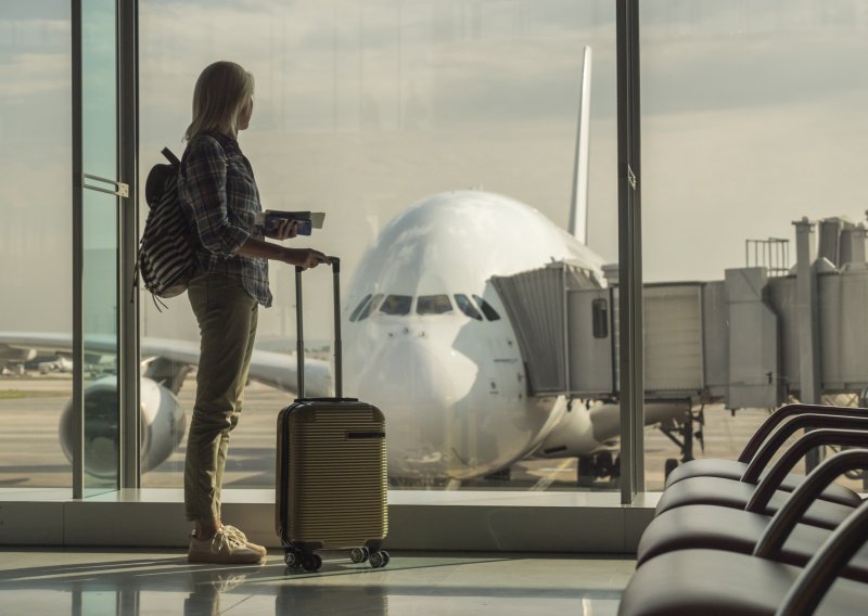 Zašto ručnu prtljagu u avionu ne biste trebali spremati iza svog sjedala