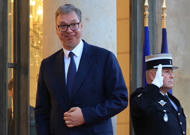Vučić: 'Blokaderi žele samo fotelje, dok ja sanjam velike snove i ne jedem ništa'