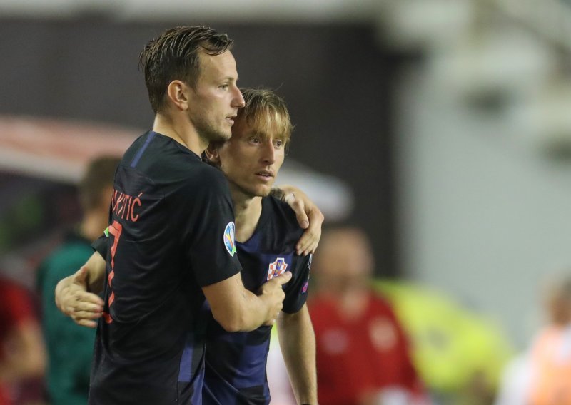 Rakitić čestitao Modriću rođendan: 'On je čarobnjak, siguran sam da će osvojiti trofej s Milanom'
