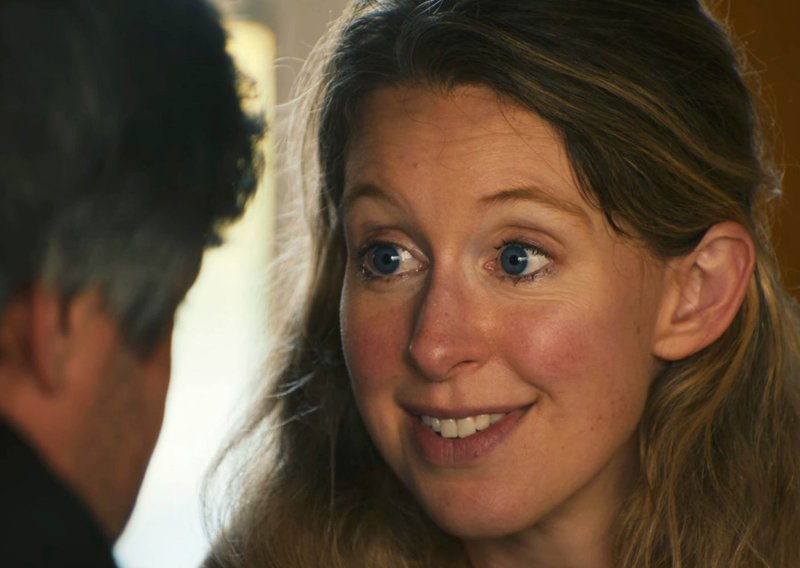 34 dana prije zatvora pustila je kamere u svoj dom: Stiže novi film o Elizabeth Holmes