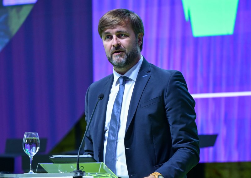 Ministar financija Ćorić otkrio hoće li rasti cijene struje i plina