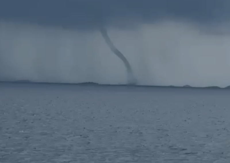 VIDEO Spektakularan prizor na Jadranu: Pijavica se pojavila između Dugog otoka i Kornata
