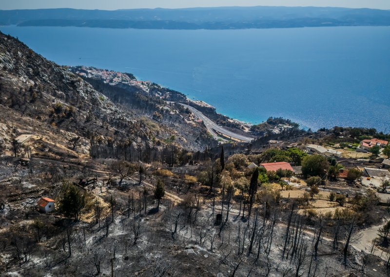 Troje stradalih u požaru kod Omiša i dalje teško životno ugroženo