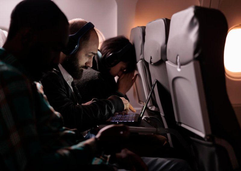Zašto je Wi-Fi u avionu toliko skup i kako internet uopće radi na 10.000 metara
