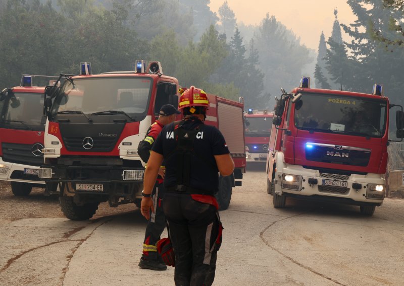Vatrogasci uputili apel svim vozačima na Braču
