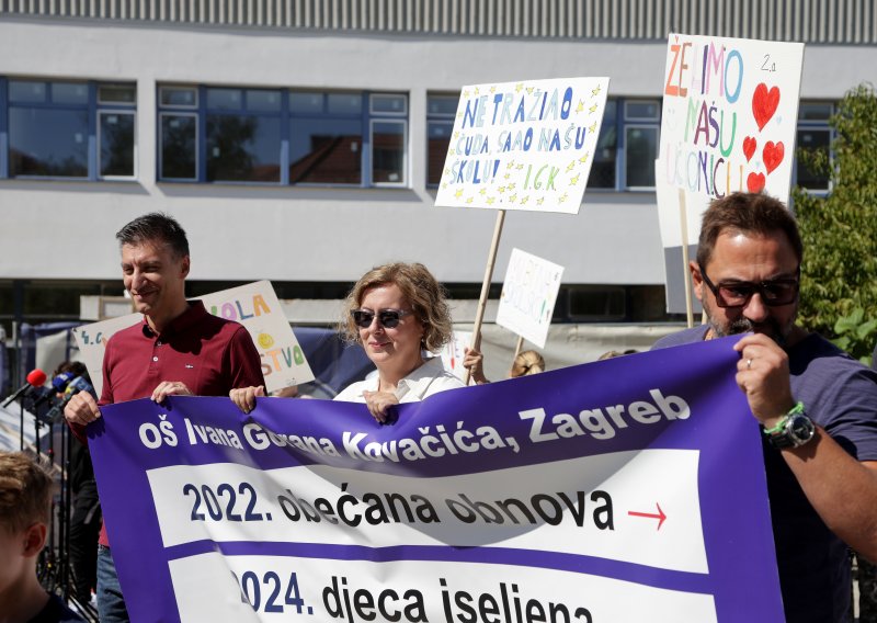 Prosvjed roditelja i učenika dviju zagrebačkih škola: 'Ne tražimo luksuz'