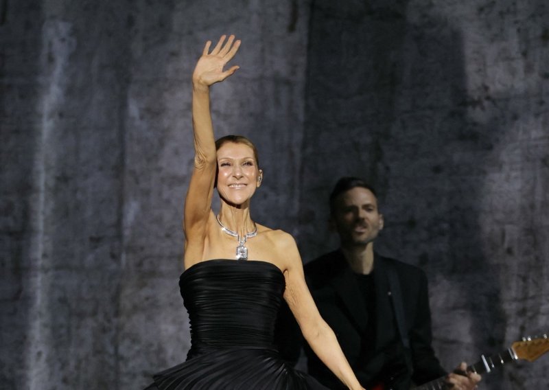Zastao je dah u dvorani: Celine Dion pala usred nastupa pa elegantnim potezom pokazala zašto je istinska diva