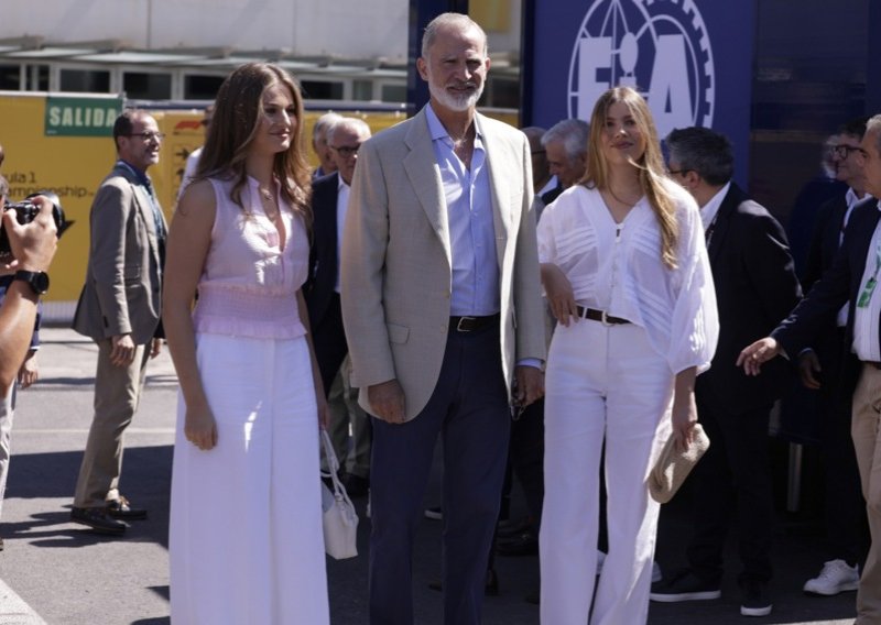 Šetnja padokom u ležernom stilu: Kralj Felipe sa kćerima uveličao povratak Formule 1 u Madrid nakon 45 godina