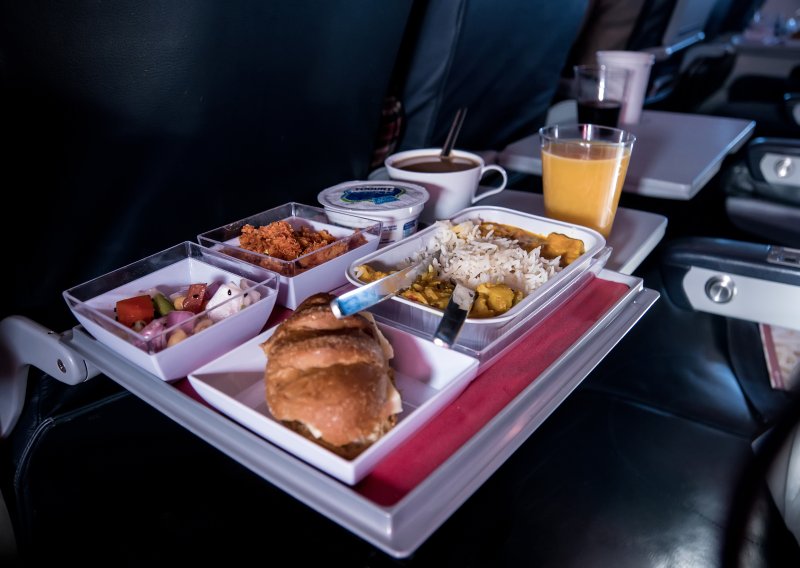 Stjuardese otkrile koja su jela najmanje loš izbor u avionu