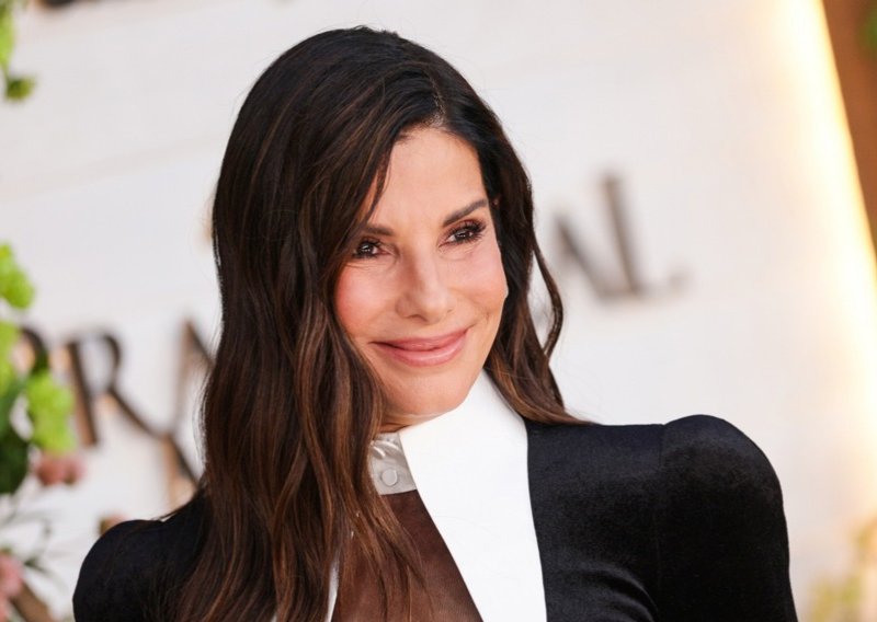 Sandra Bullock bila je prva osoba u povijesti koja je kupila kino ulaznice putem interneta