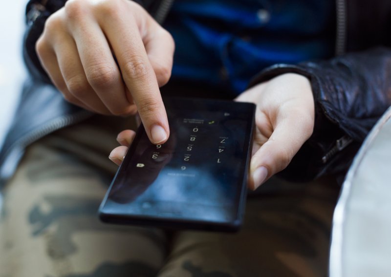 Ovaj virus može vam preuzeti mobitel i ukrasti bankovne podatke, a ima i nevjerojatan trik
