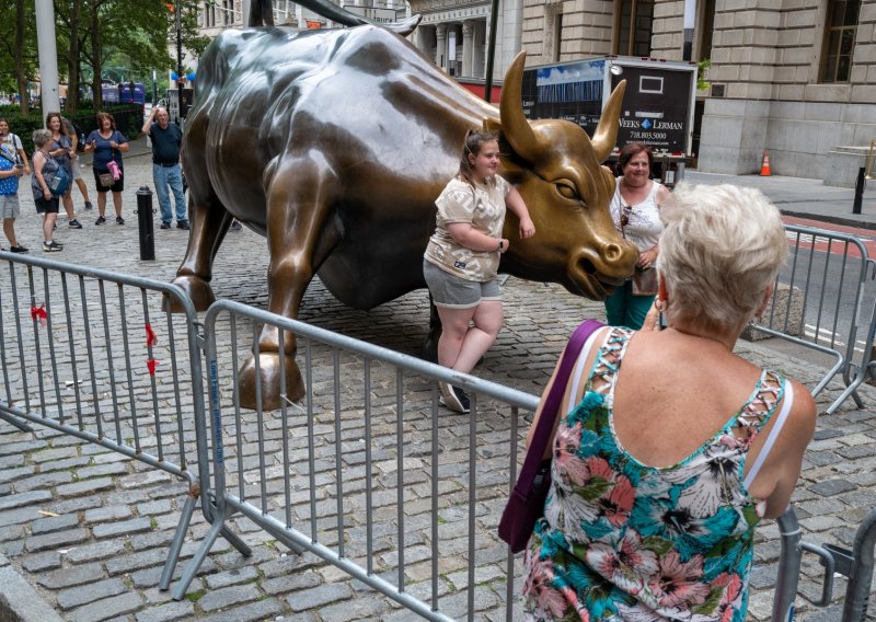 Wall Street pod pritiskom: Nafta sve skuplja, tehnološke dionice oštro pale
