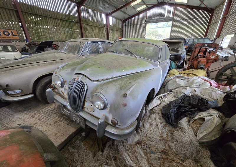 Vlasnik salona 1960. odbio je prodati ovaj potpuno novi auto: 66 godina kasnije teško je povjerovati što je sačuvao