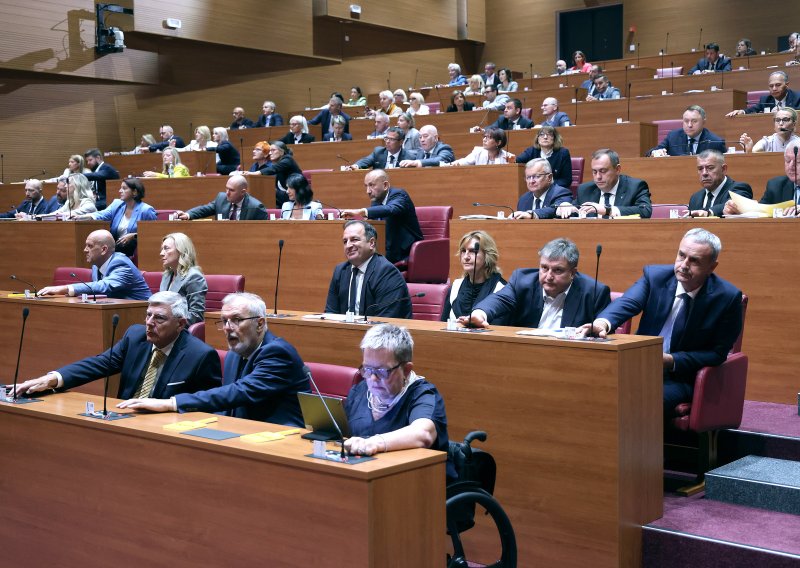 Problematična hitna izmjena zakona: Ovi ljudi bi mogli raditi do 67. godine