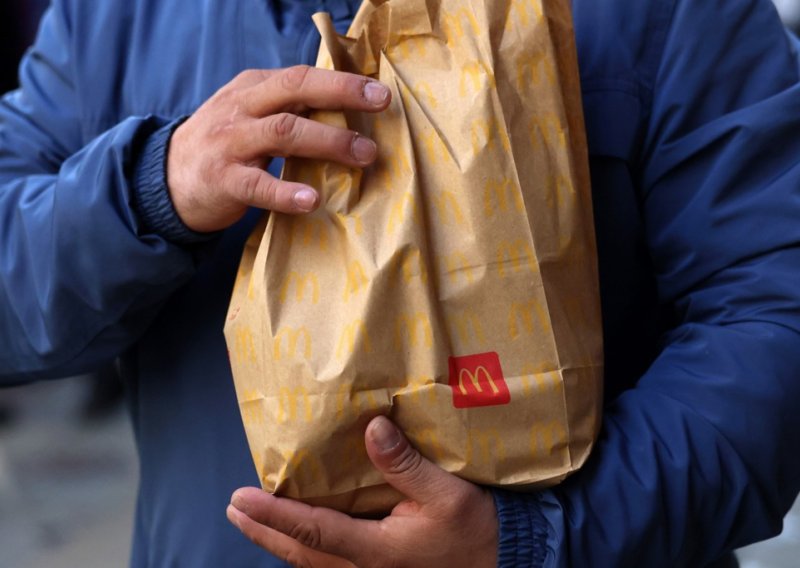 Ima 91 godinu i već osam godina radi u McDonald'su: Njegov razlog dirnuo je internet