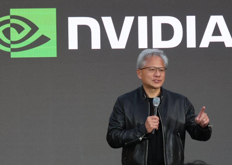 Dok je šef Nvidije gostovao na konferenciji, zazvonio mu je telefon. Zvao ga je Trump