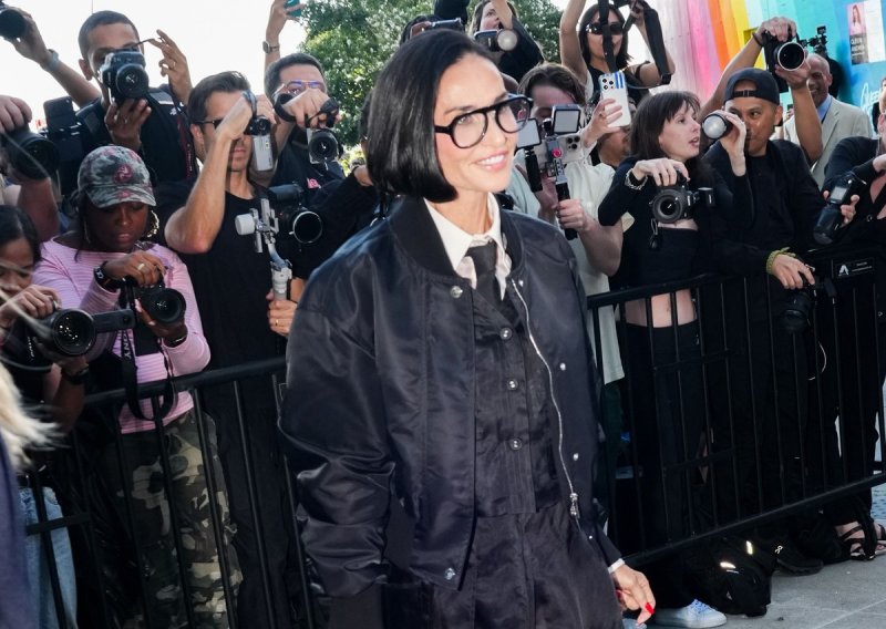 Ova promjena looka sve je ostavila bez riječi: Demi Moore odlučila se za drastičan potez