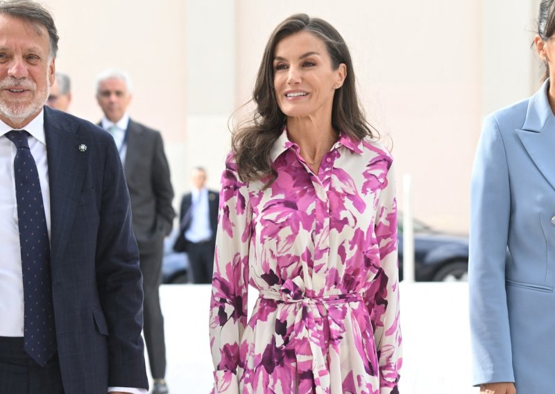Kraljica Letizia pokazala savršenu alternativu klasičnim salonkama: Ove cipele nose se satima