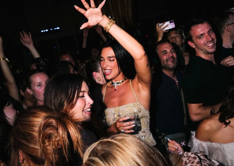 Dua Lipa zasjenila sve na zabavi u New Yorku: Njezin outfit skriva jedan poseban detalj
