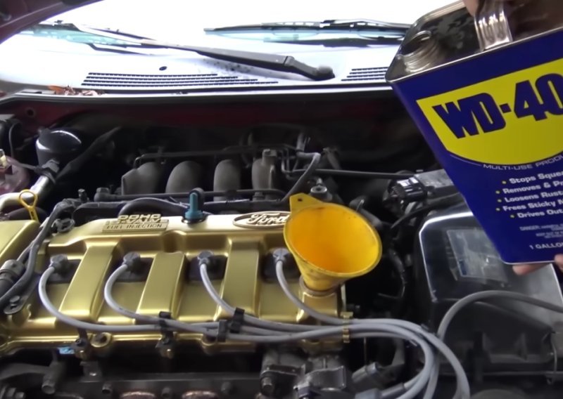 Motorno ulje zamijenili su WD-40 i krenuli voziti: Završetak eksperimenta bio je spektakularan