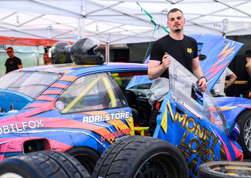 Splitski influencer osumnjičen za prevaru u autoškoli: Instruktorica mu upisala sate koje nije odvozio