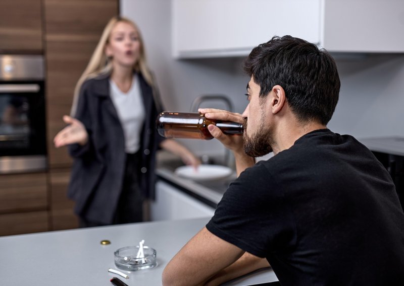Mužu je 45 dana skrivala ogromnu tajnu: Kad ga je posjela za stol, prvo je pitao je li trudna ili ga ostavlja