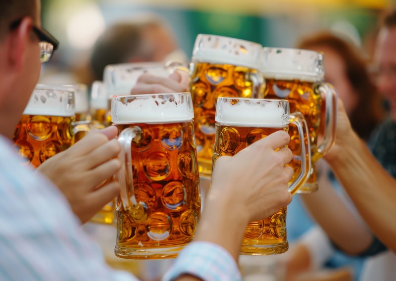 Krigla piva na Oktoberfestu skuplja je nego ikad: Za litru će gosti izdvojiti više od 15 eura