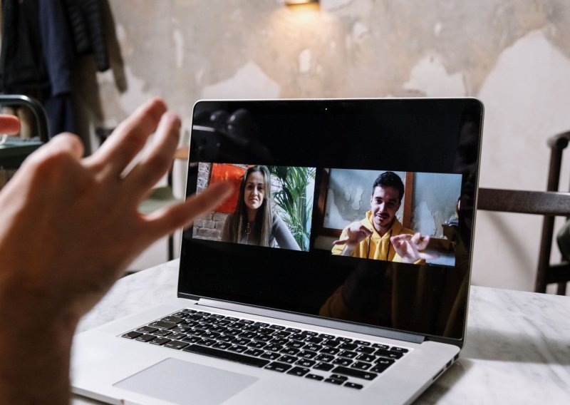 Videopoziv je počeo, ali vaša kamera ne radi? Isprobajte jedno od četiri brza rješenja