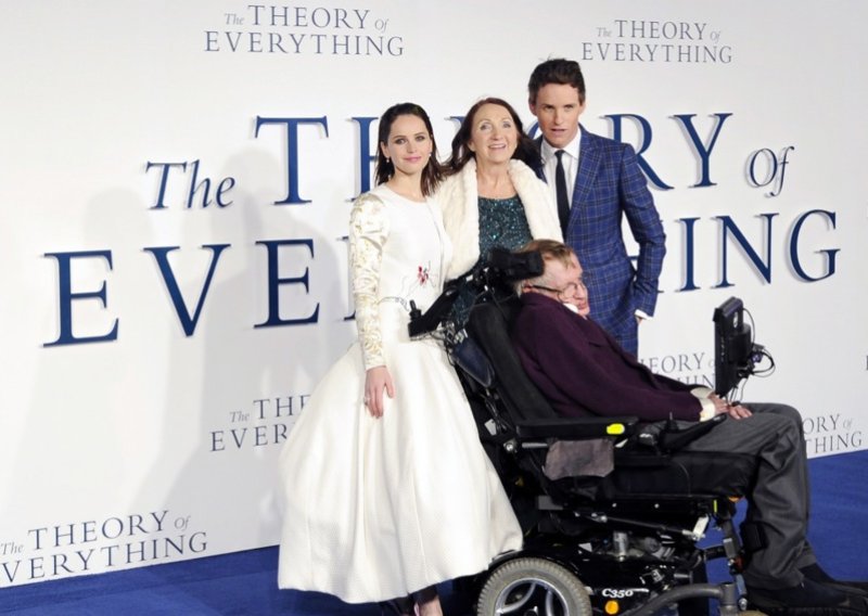 Jane Hawking tvrdi da ih je u braku sa Stephenom bilo 'četvero': Otkrila je cijenu života uz genija